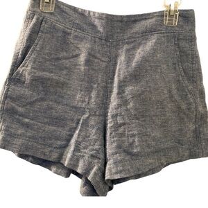 GAP linen shorts. Blue,Waistband in front, elastic in the back.Two pockets.Small